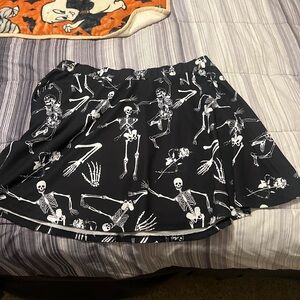 Women’s 4x skeleton skirt